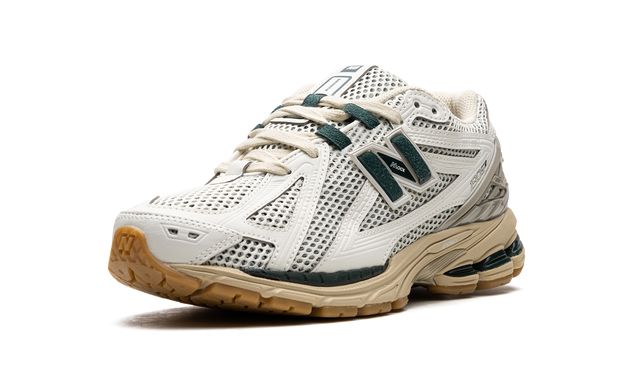 New Balance 1906R "Kith- Black"
