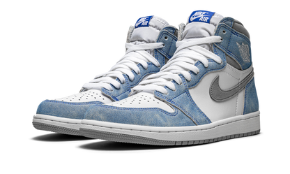 Air Jordan 1 High Hyper Royal