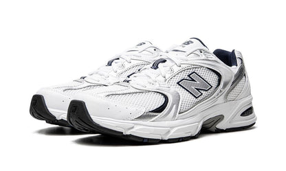 New Balance 530 Wit Zilver Marineblauw 